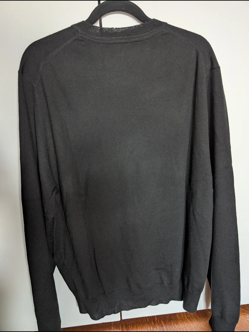 Bloomingdales the Men's Store Black V-Neck Pullover Sweater 100% Merino Wool XL